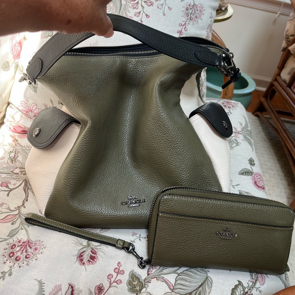 Coach Green and White Leather Bag with Wristlet